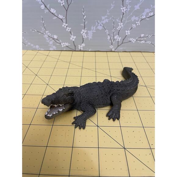 Schleich 2007 Alligator Crocodile Wildlife Animal Realistic Swamp Figurine Toy - Picture 1 of 8